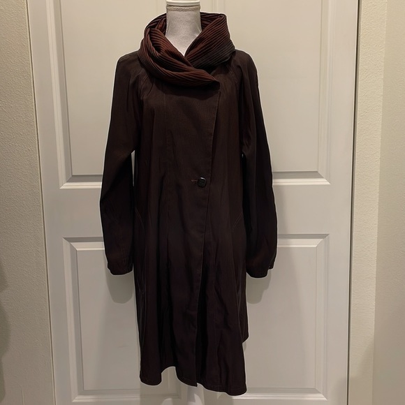 Mycra Pac Reversible Jacket with Pleated Hood in Metallic Copper Brown - Picture 2 of 12